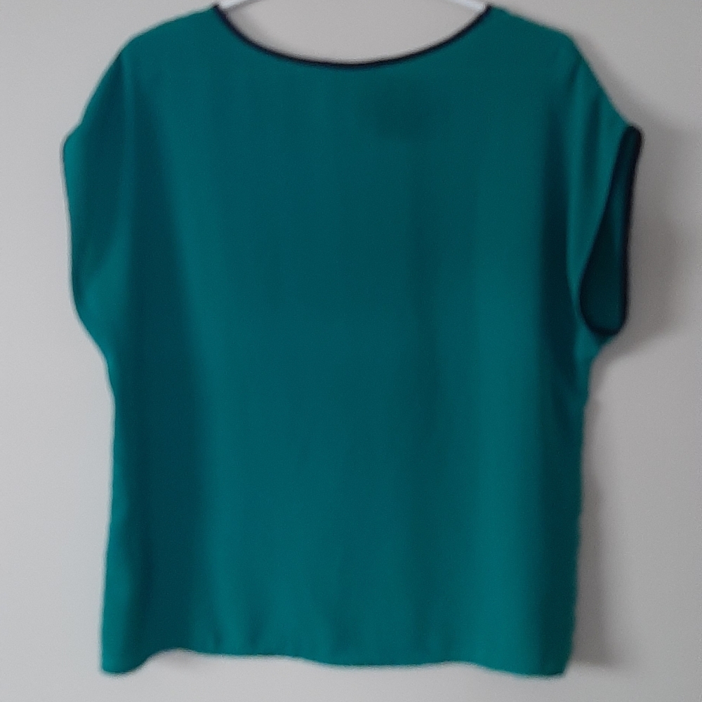 Smart Set Top ~ Med - Picture 3 of 3